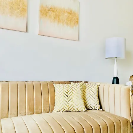 Canaryislandshost L Boya