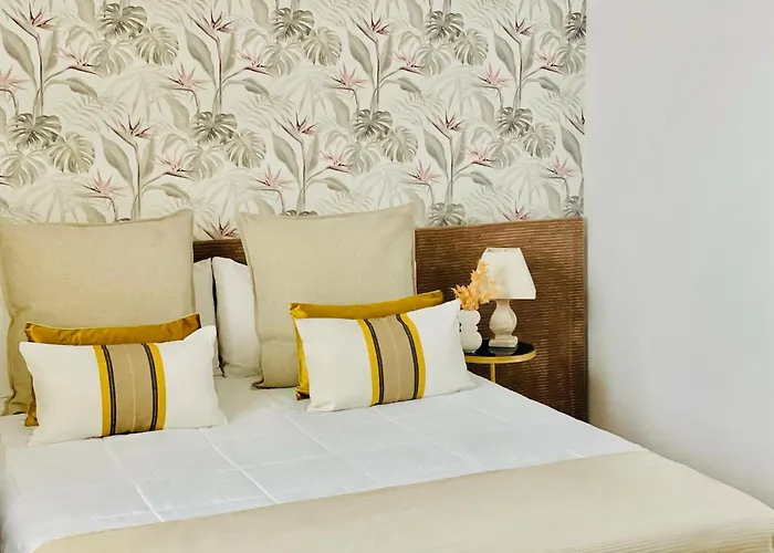 Canaryislandshost L Boya *