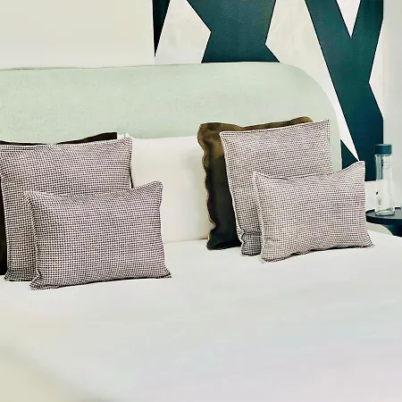 Canaryislandshost L Boya *