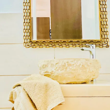 Canaryislandshost L Boya Playa Honda (Lanzarote)